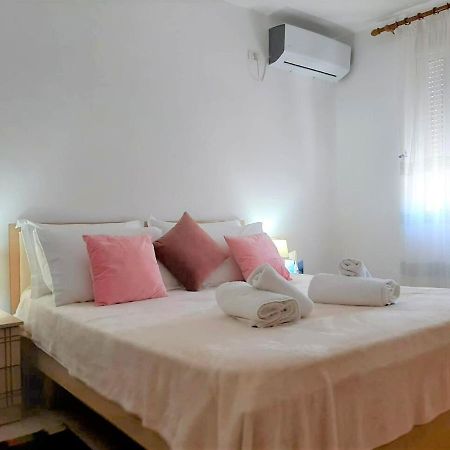 Sazani'S Place Fier Kültér fotó