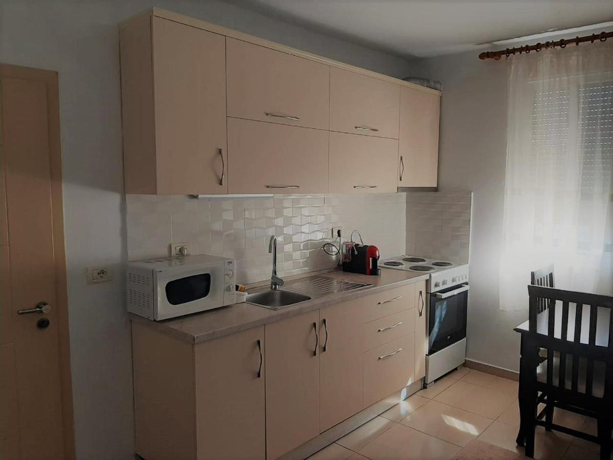 Sazani'S Place Fier Kültér fotó